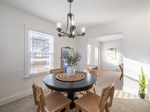 Walk to Dining, Room to Spread Out at Monroe Manor