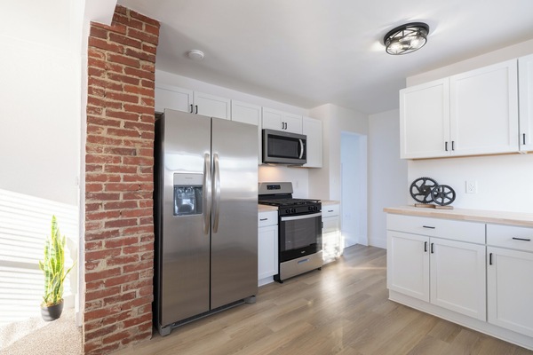 Frigorífic, microones, forn i placa de cuina