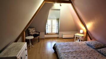 3 bedrooms, travel crib, free WiFi