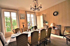Dining - Gîtes de France® - Le Clos de la Seine (RIVES EN SEINE)
