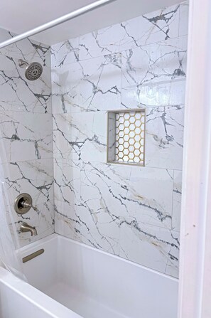 Toallas y papel de baño 