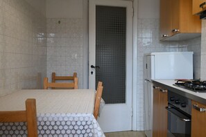 Fridge, oven - SE141 – Comfortable two-room apartment facing the sea (Senigallia)