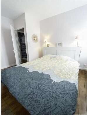 5 室のベッドルーム、WiFi (無料)