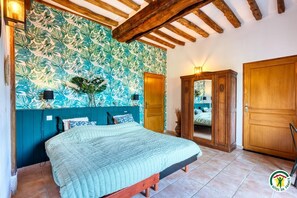 5 bedrooms, free WiFi, wheelchair access