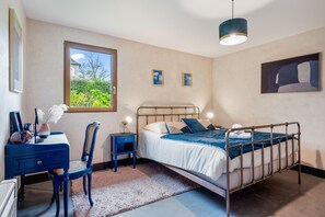 5 chambres, lit de bébé portatif, accès au Wi-Fi (inclus)