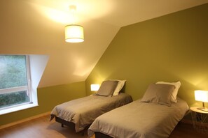 6 quartos, berço de viagem, Wi-Fi de cortesia