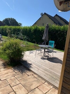 屋外ダイニングエリア