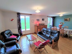 TV - Gîtes de France® - La Tourniole (PIERREFIQUES)