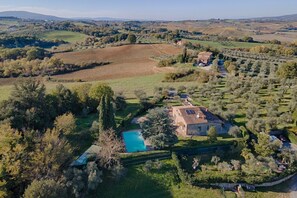 Exterior - Villa Porri  by MMega (Siena)