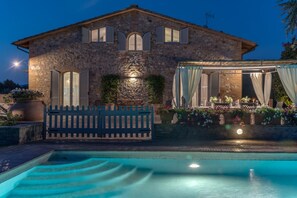 Outdoor pool - Villa Porri  by MMega (Siena)