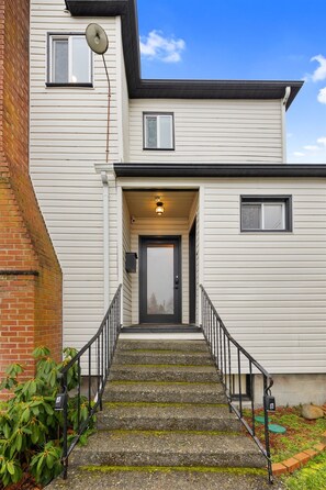 Exterior detail - 2nd floor in Duplex 2BR Ski & Hike Retreat Near Mt. Rainier (Enumclaw)
