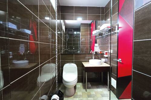 Standard Double Room | Bathroom | Shower, towels, soap, shampoo