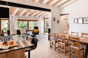 Dining - Country House 'Ses Cases' with Mountain View, Private Pool and Wi-Fi (Manacor)