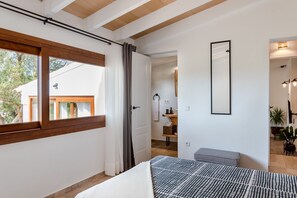 3 bedrooms, iron/ironing board, free WiFi, bed sheets - Country House 'Ses Cases' with Mountain View, Private Pool and Wi-Fi (Manacor)