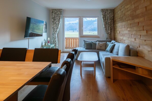 Smart TV - Ski apartment Zell am See Kaprun, Glacier skiing 3029 m snow sure Dec-May (Piesendorf)