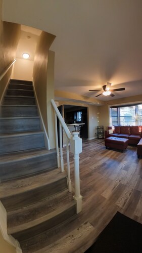 7 Person Sleeper- 4Bd 2Ba King Bed Lake Getaway