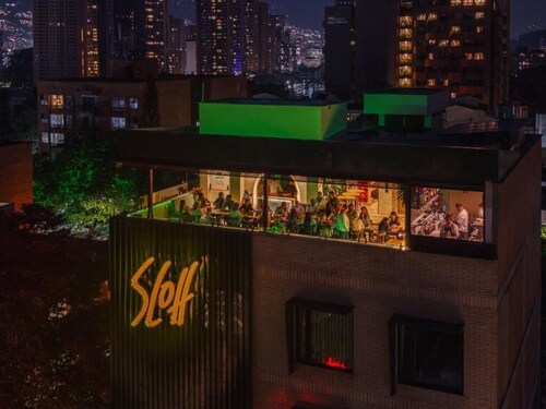 Sloh Hotel & Bar Manila Medellin