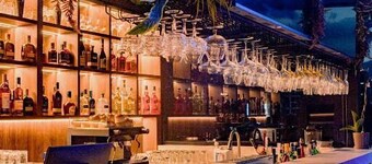 Sloh Hotel & Bar Manila Medellin
