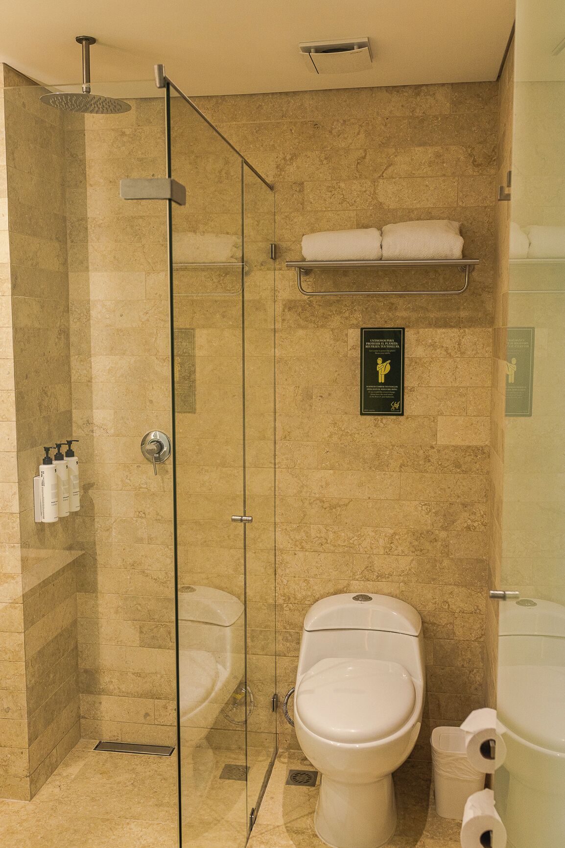 Photo - Sloh Hotel & Bar Manila Medellin