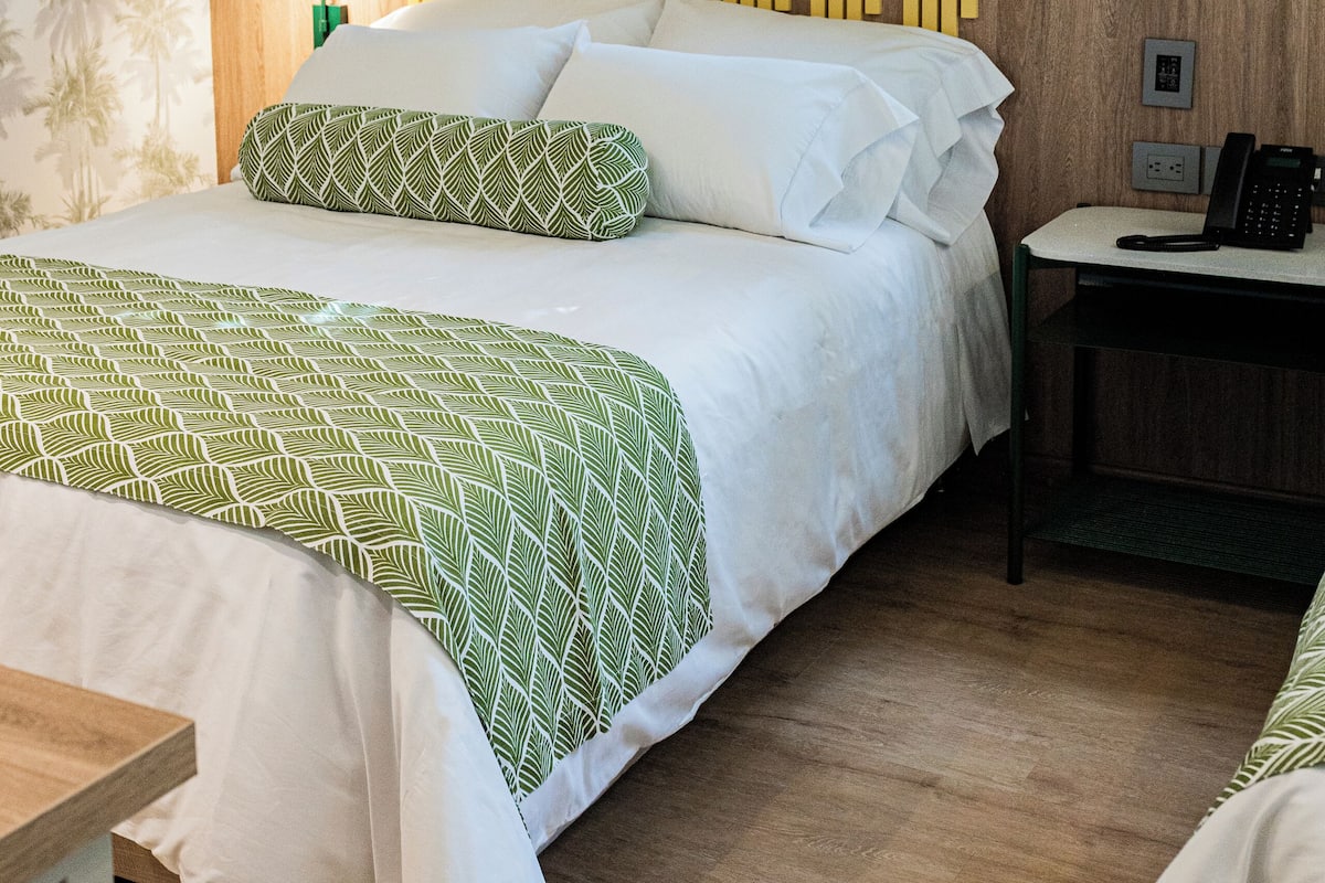 Chambre Supérieure avec lits jumeaux, 2 lits doubles, vue ville