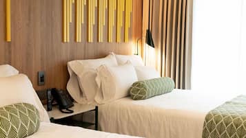 Standard Twin Room | Minibar, in-room safe, desk, laptop workspace