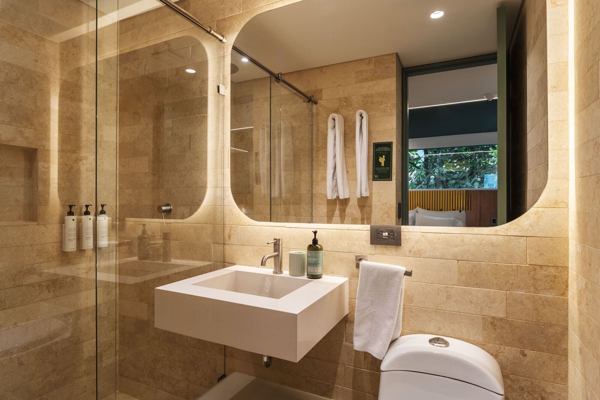 Superior Twin Room | Bathroom | Shower, rainfall showerhead, towels, soap