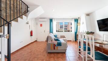 Télévision, cheminée