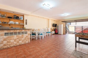 Dining - Holiday Home 'Cozy Townhouse In Soneja' with Mountain View, Wi-Fi and Air Conditioning (Soneja)