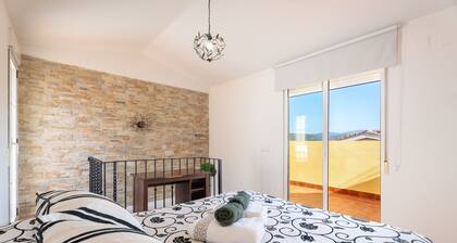 Holiday Home 'Cozy Townhouse In Soneja' with Mountain View, Wi-Fi and Air Conditioning