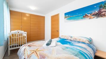 4 camere, ferro/asse da stiro, Wi-Fi gratuito, lenzuola