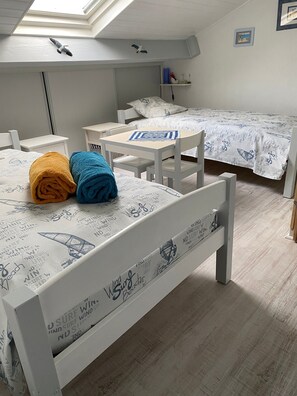 2 Schlafzimmer, Bügeleisen/Bügelbrett