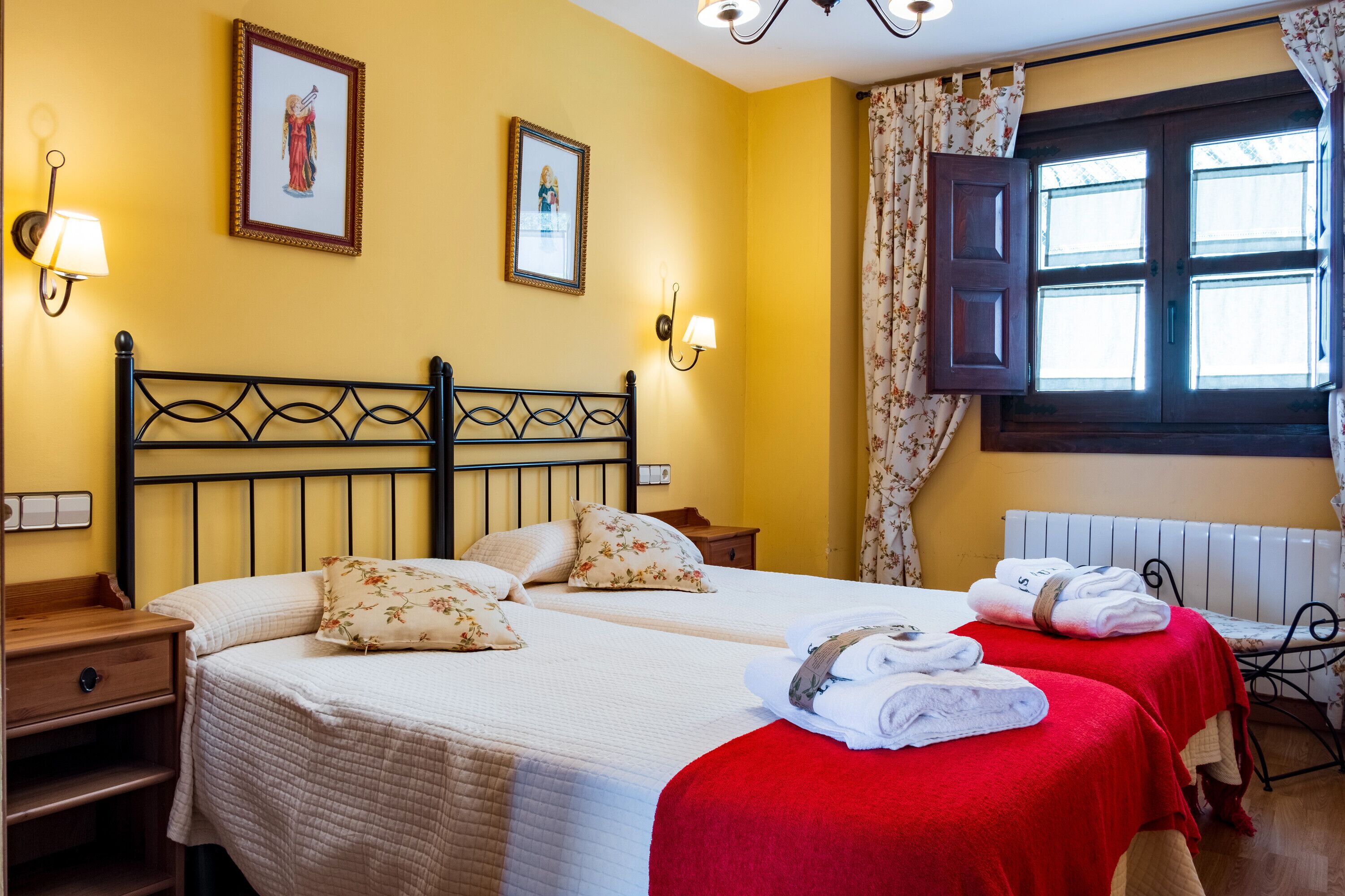 3 habitaciones, tabla de planchar con plancha y wifi gratis 