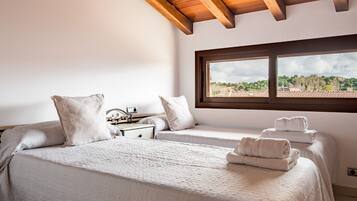 5 slaapkamers, een strijkplank/strijkijzer, gratis wifi, beddengoed