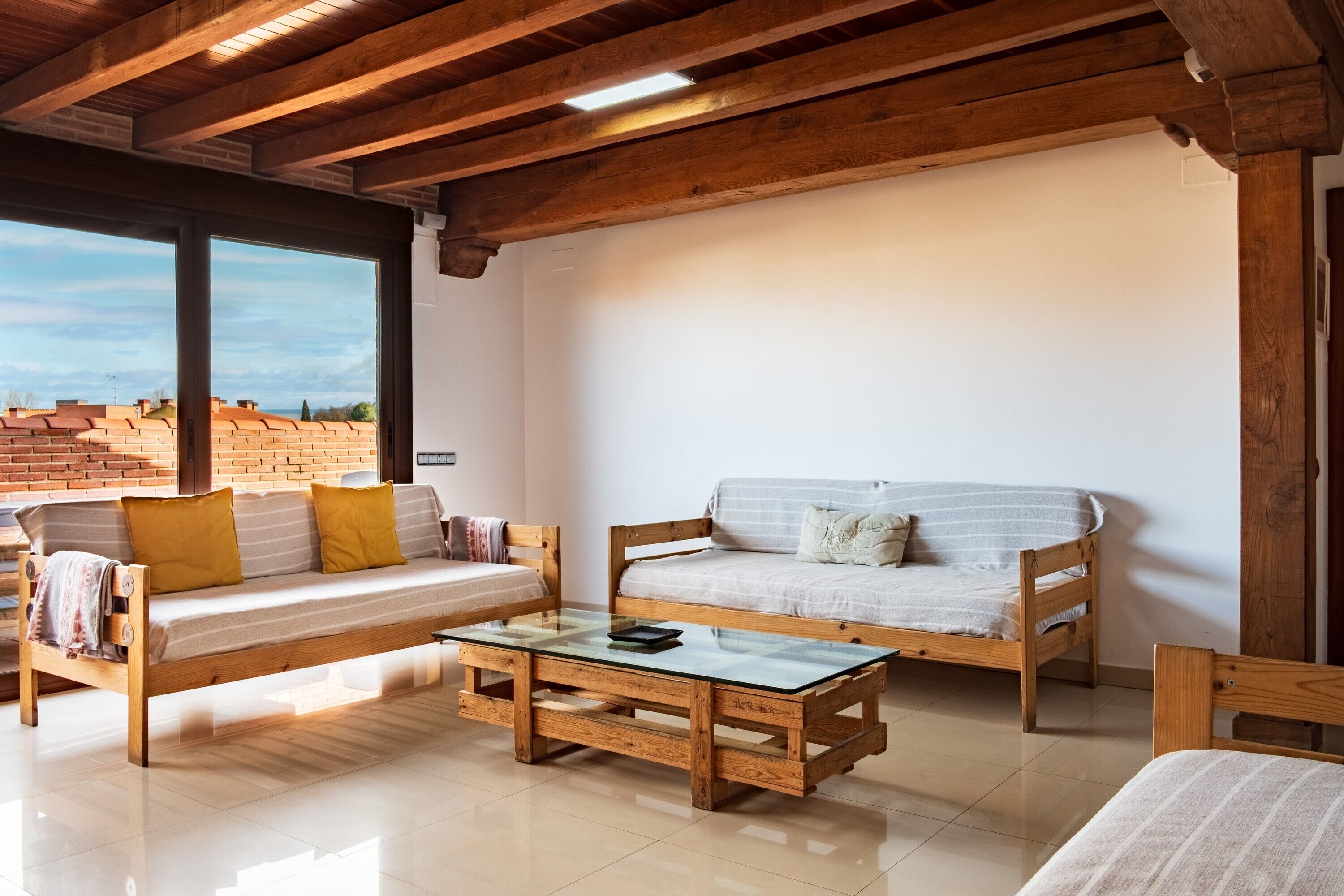 テレビ、暖炉、テレビゲーム、DVD プレーヤー