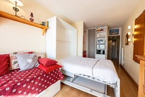 Iron/ironing board