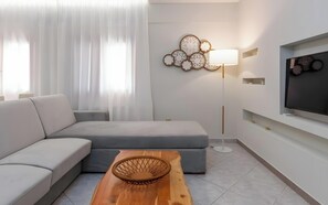 TV - Apartment 'Skala' with Private Terrace, Wi-Fi and Air Conditioning (Argostoli)