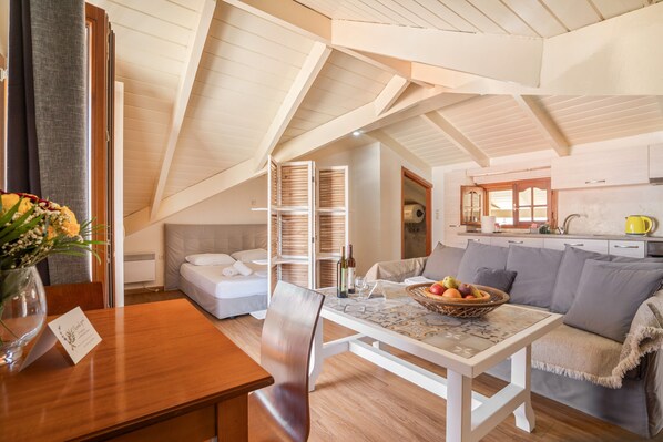 Interior - Apartment 'Fiskardo' with Private Terrace, Wi-Fi and Air Conditioning (Argostoli)