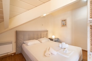 1 bedroom, free WiFi, bed sheets