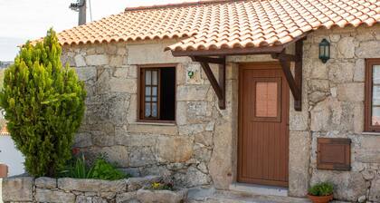 Holiday Home 'Casa Da Calçada - Turismo Sortelha' with Private Terrace, Wi-Fi and Air Conditioning