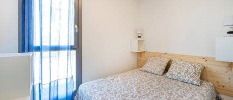 1 chambre, fer et planche Ă repasser, Wi-Fi gratuit, draps fournis