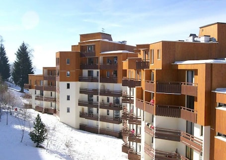 Exterior. Apartment 'Prapoutel Pied Des Pistes' with Mountain View and Balcony