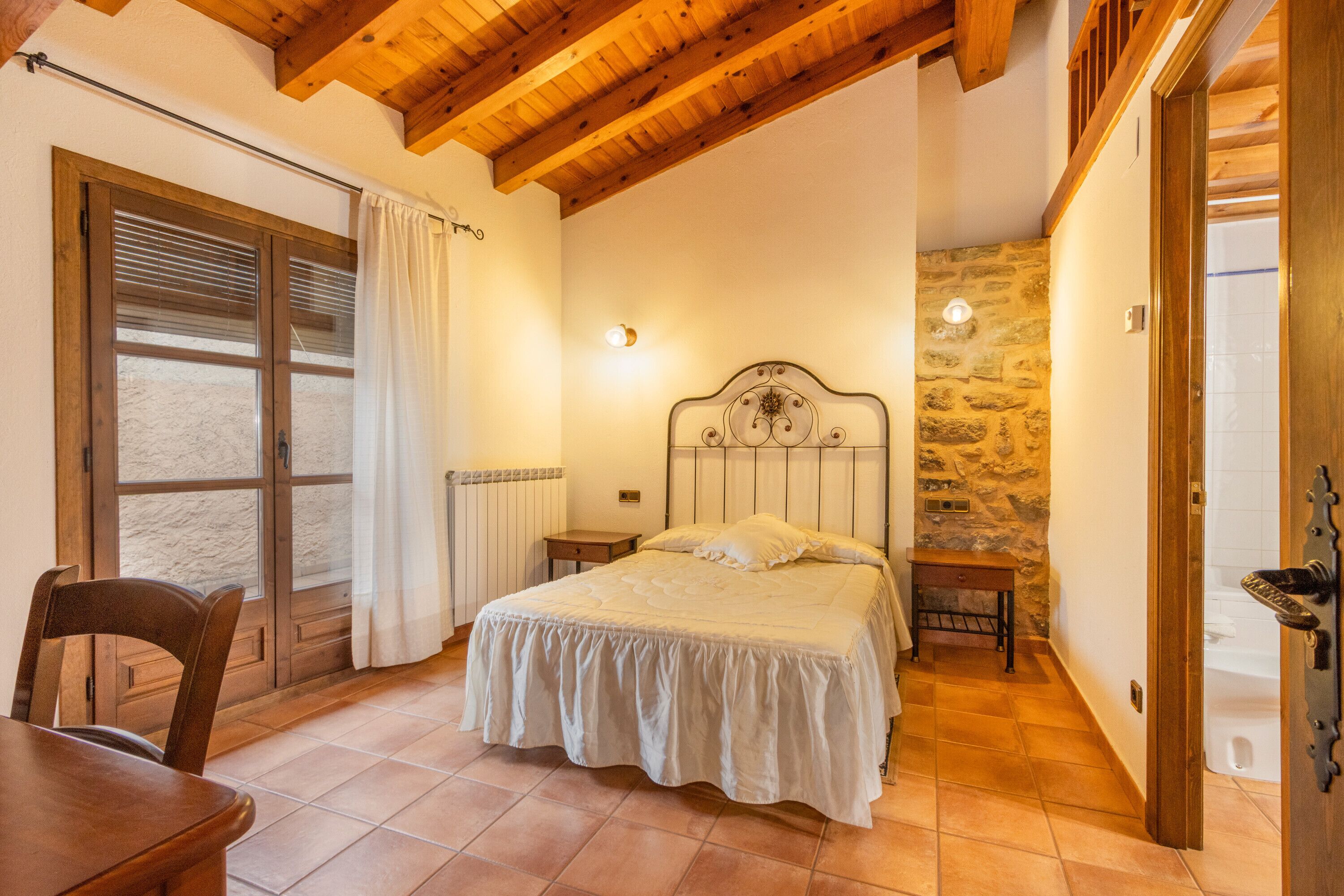 7 chambres, fer et planche à repasser, Wi-Fi gratuit, draps fournis