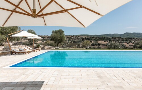 Lovely home in Chiaramonte Gulfi with house a panoramic view