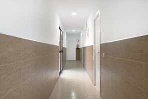 Interior - Room '105' with Wi-Fi and Air Conditioning (Conil de la Frontera)