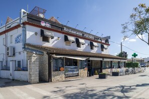 Exterior - Room '110' with Wi-Fi and Air Conditioning (Conil de la Frontera)