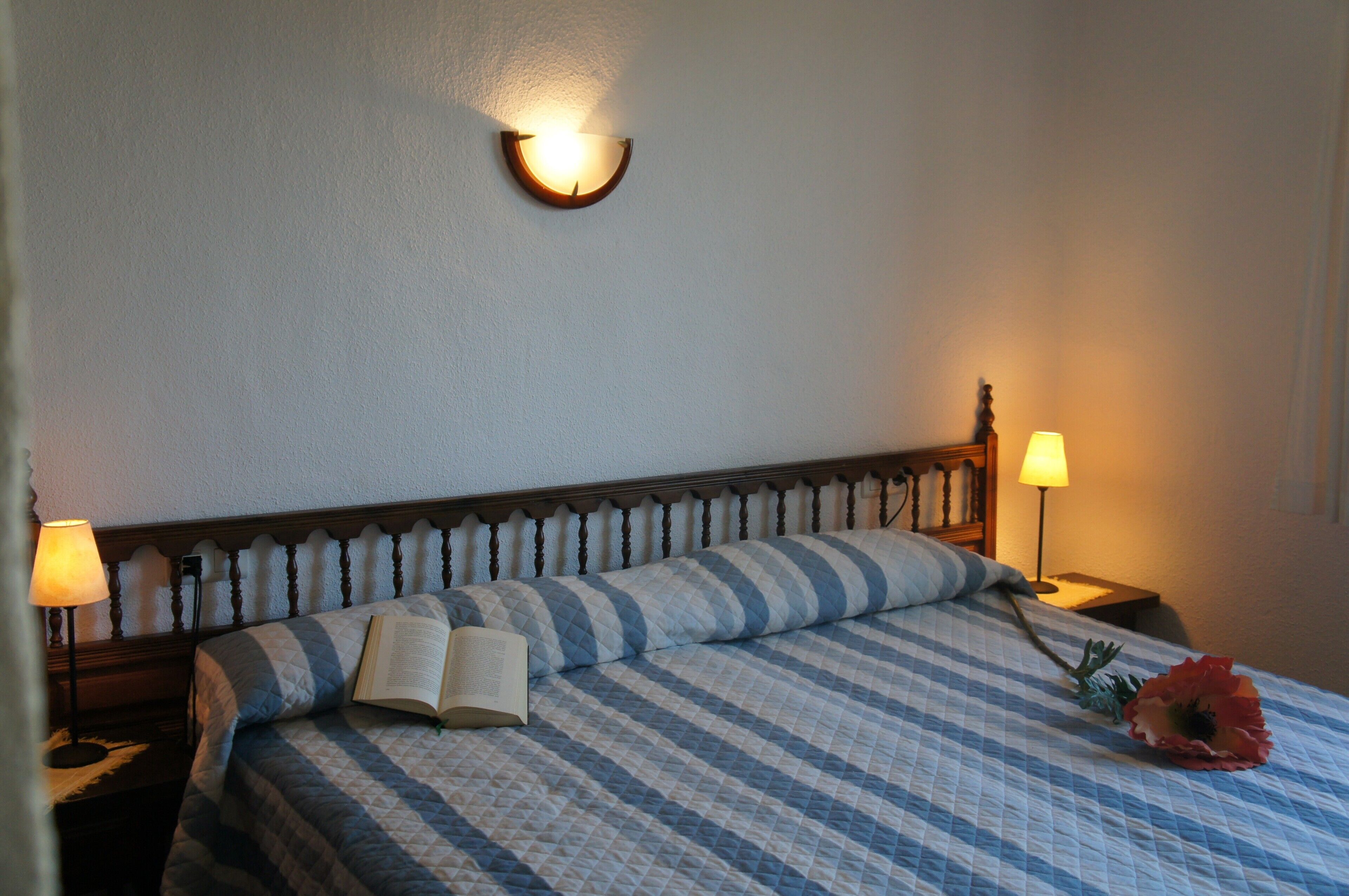 2 habitaciones, tabla de planchar con plancha y wifi gratis 