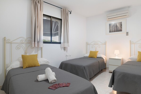 1 bedroom, free WiFi, bed sheets