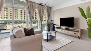 Grand-Apartment, 1 King-Bett | Wohnbereich