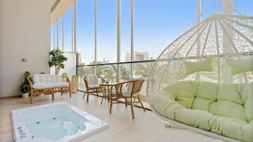 Superior Apartment, Multiple Beds | Private spa tub