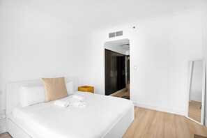Exclusive Apartment, 1 King Bed | 1 bedroom, Egyptian cotton sheets, premium bedding, memory foam beds